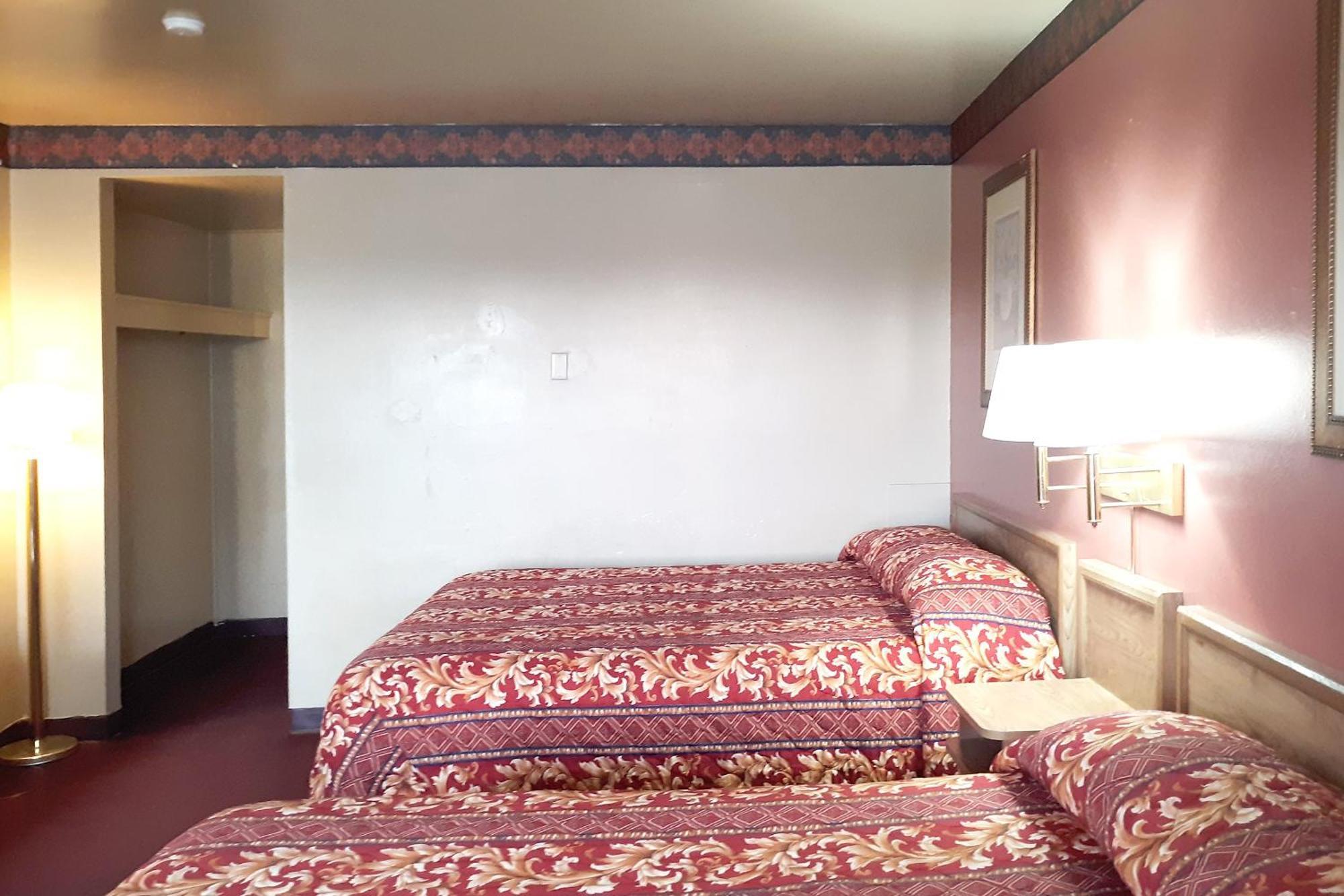Oyo Hotel Kings At Clovis Exterior foto